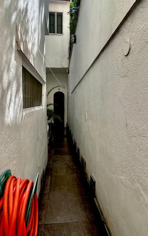 Casa à venda com 266m², 4 quartos e 2 vagas Casa à venda com 266m², 4 quartos e 2 vagasQuintal