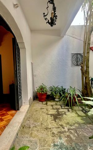 Casa à venda com 266m², 4 quartos e 2 vagas