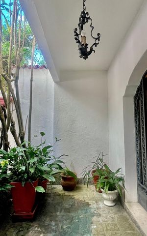 Casa à venda com 266m², 4 quartos e 2 vagas