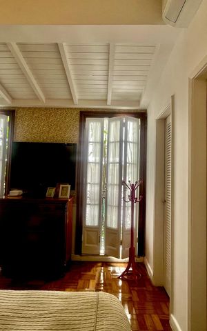 Casa à venda com 266m², 4 quartos e 2 vagas