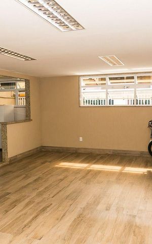 Apartamento à venda com 200m², 4 quartos e 3 vagas Apartamento à venda com 200m², 4 quartos e 3 vagasSala