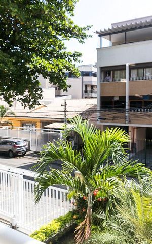 Apartamento à venda com 200m², 4 quartos e 3 vagas Apartamento à venda com 200m², 4 quartos e 3 vagasVaranda
