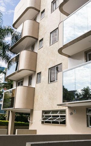 Apartamento à venda com 200m², 4 quartos e 3 vagas Apartamento à venda com 200m², 4 quartos e 3 vagasFachada