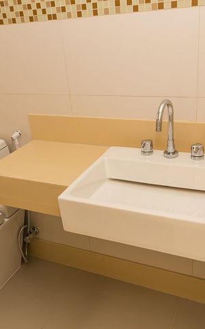 Apartamento à venda com 200m², 4 quartos e 3 vagas Apartamento à venda com 200m², 4 quartos e 3 vagasBanheiro da Suíte 2