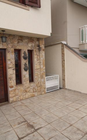 Casa à venda com 207m², 2 quartos e 3 vagasSala - Quintal