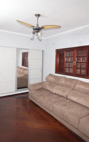 Casa à venda com 207m², 2 quartos e 3 vagasQuarto 2