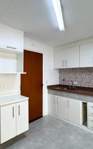 Apartamento à venda com 140m², 3 quartos e 2 vagas Apartamento à venda com 140m², 3 quartos e 2 vagasCozinha