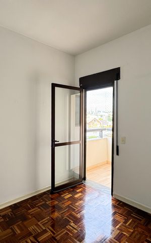 Apartamento à venda com 140m², 3 quartos e 2 vagas Apartamento à venda com 140m², 3 quartos e 2 vagasSuíte