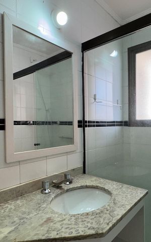 Apartamento à venda com 140m², 3 quartos e 2 vagas Apartamento à venda com 140m², 3 quartos e 2 vagasBanheiro Social