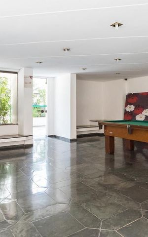 Apartamento à venda com 140m², 3 quartos e 2 vagas Apartamento à venda com 140m², 3 quartos e 2 vagasÁrea comum - salão de jogos
