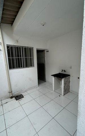 Casa à venda com 70m², 3 quartos e 1 vaga Casa à venda com 70m², 3 quartos e 1 vagaÁrea de serviço