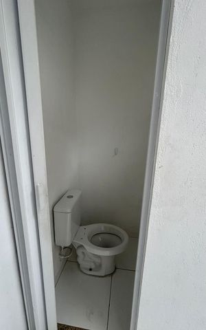 Casa à venda com 70m², 3 quartos e 1 vaga Casa à venda com 70m², 3 quartos e 1 vagaBanheiro de serviço