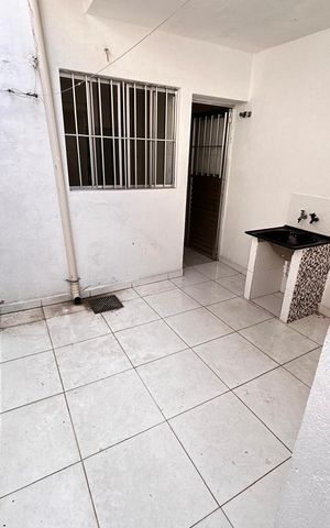 Casa à venda com 70m², 3 quartos e 1 vaga Casa à venda com 70m², 3 quartos e 1 vagaÁrea de serviço