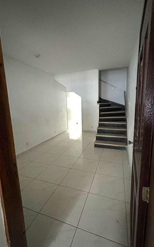 Casa à venda com 70m², 3 quartos e 1 vaga Casa à venda com 70m², 3 quartos e 1 vagaSala