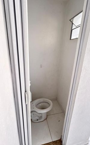 Casa à venda com 70m², 3 quartos e 1 vaga Casa à venda com 70m², 3 quartos e 1 vagaBanheiro de serviço