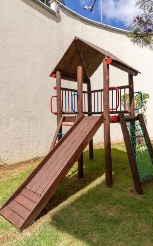 Casa à venda com 141m², 3 quartos e 2 vagas Casa à venda com 141m², 3 quartos e 2 vagasÁrea comum - Playground