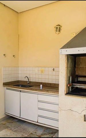 Casa à venda com 141m², 3 quartos e 2 vagas Casa à venda com 141m², 3 quartos e 2 vagasÁrea comum - Churrasqueira