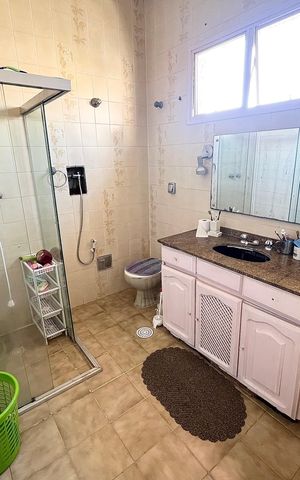 Casa para alugar com 450m², 4 quartos e sem vaga Casa para alugar com 450m², 4 quartos e sem vagaBanheiro