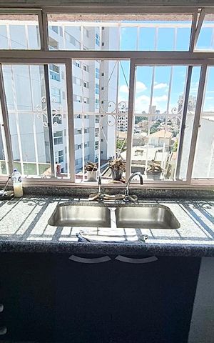 Casa para alugar com 450m², 4 quartos e sem vaga Casa para alugar com 450m², 4 quartos e sem vagaCozinha - Torneira