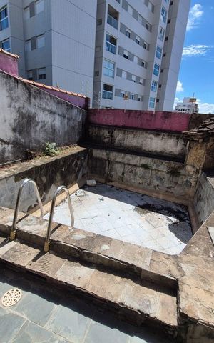 Casa para alugar com 450m², 4 quartos e sem vaga Casa para alugar com 450m², 4 quartos e sem vagaPiscina