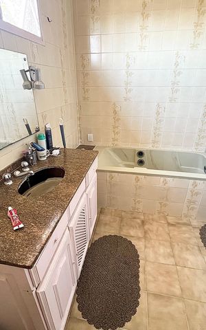 Casa para alugar com 450m², 4 quartos e sem vaga Casa para alugar com 450m², 4 quartos e sem vagaBanheiro