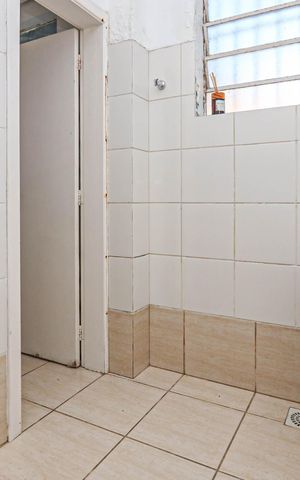 Casa para alugar com 196m², 1 quarto e 3 vagas Casa para alugar com 196m², 1 quarto e 3 vagasBanheiro