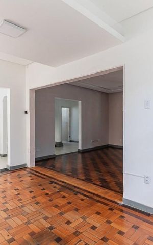 Casa para alugar com 196m², 1 quarto e 3 vagas Casa para alugar com 196m², 1 quarto e 3 vagasSala