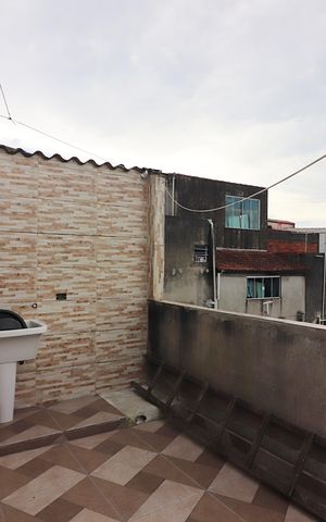 Casa à venda com 50m², 3 quartos e sem vagaÁrea de Serviço e Varanda 