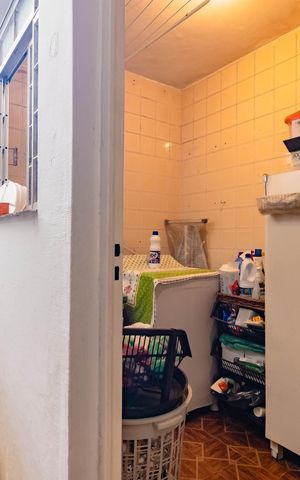 Casa à venda com 180m², 2 quartos e 1 vaga