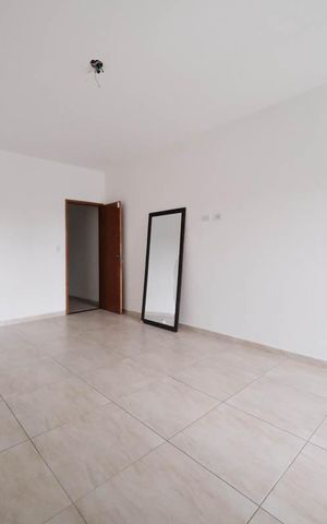 Casa à venda com 132m², 3 quartos e 2 vagasSuíte