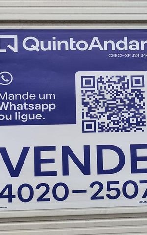 Casa à venda com 132m², 3 quartos e 2 vagas Casa à venda com 132m², 3 quartos e 2 vagasFachada