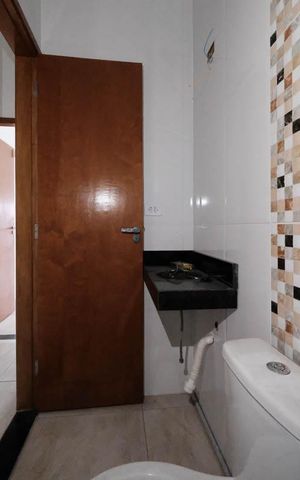 Casa à venda com 132m², 3 quartos e 2 vagasBanheiro