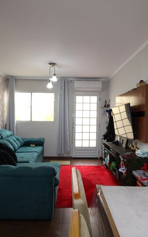 Casa de condomínio à venda com 130m², 2 quartos e 1 vagaSala