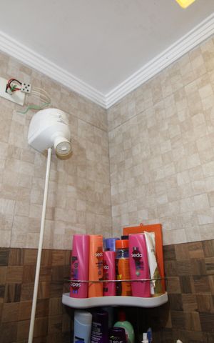 Casa de condomínio à venda com 130m², 2 quartos e 1 vagaBanheiro