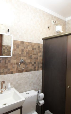 Casa de condomínio à venda com 130m², 2 quartos e 1 vagaBanheiro