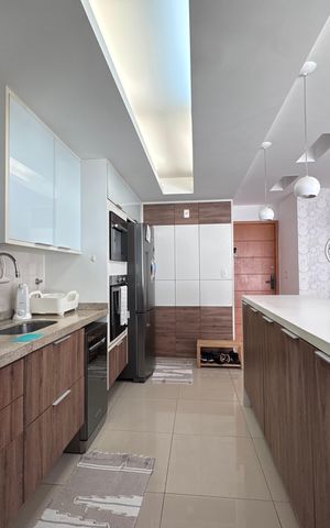 Apartamento à venda com 166m², 4 quartos e 2 vagasCozinha e Área de Serviço