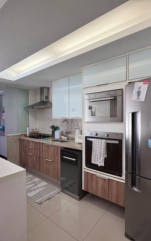 Apartamento à venda com 166m², 4 quartos e 2 vagasCozinha e Área de Serviço