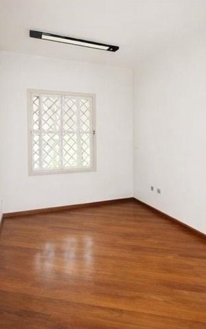 Casa para alugar com 325m², 3 quartos e 2 vagas Casa para alugar com 325m², 3 quartos e 2 vagasQuarto