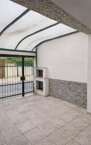 Casa para alugar com 325m², 3 quartos e 2 vagas Casa para alugar com 325m², 3 quartos e 2 vagasÁrea externa