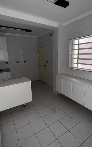 Casa para alugar com 325m², 3 quartos e 2 vagas Casa para alugar com 325m², 3 quartos e 2 vagasCozinha