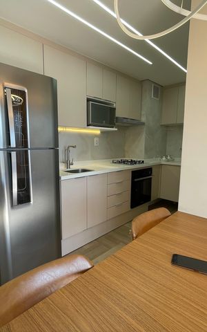 Apartamento à venda com 40m², 2 quartos e 1 vaga Apartamento à venda com 40m², 2 quartos e 1 vagaCozinha e Área de Serviço