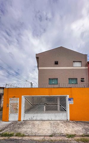 Casa de condomínio à venda com 120m², 3 quartos e 1 vaga Casa de condomínio à venda com 120m², 3 quartos e 1 vagaFachada