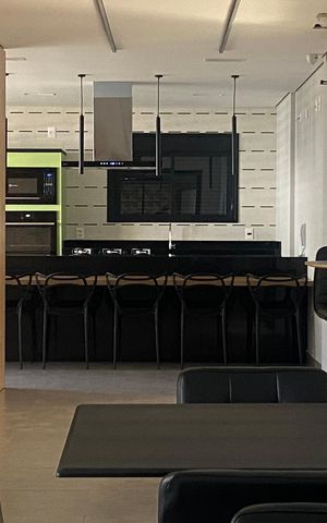 Apartamento à venda com 38m², 2 quartos e 1 vaga Apartamento à venda com 38m², 2 quartos e 1 vagaÁrea comum - Salão de festas