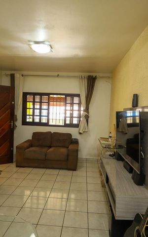 Casa à venda com 167m², 4 quartos e 2 vagas Casa à venda com 167m², 4 quartos e 2 vagasSala