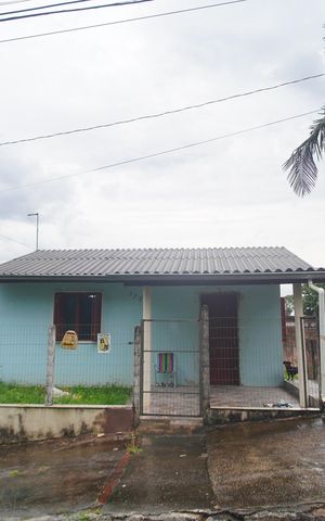 Casa à venda com 42m², 2 quartos e 4 vagasFachada