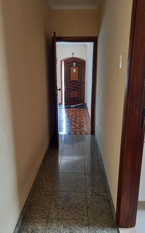 Casa à venda com 180m², 3 quartos e 2 vagas Casa à venda com 180m², 3 quartos e 2 vagasCorredor
