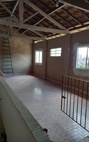 Casa à venda com 180m², 3 quartos e 2 vagas Casa à venda com 180m², 3 quartos e 2 vagasÁrea externa