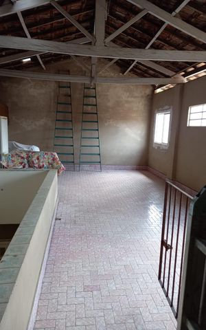 Casa à venda com 180m², 3 quartos e 2 vagas Casa à venda com 180m², 3 quartos e 2 vagasÁrea externa