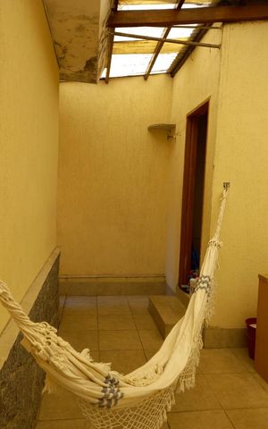 Casa à venda com 180m², 3 quartos e 2 vagas Casa à venda com 180m², 3 quartos e 2 vagasÁrea externa