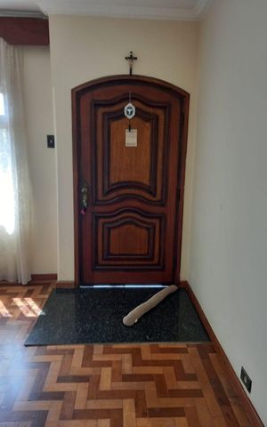Casa à venda com 180m², 3 quartos e 2 vagas Casa à venda com 180m², 3 quartos e 2 vagasSala